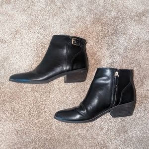 Black Ankle boots with buckle
